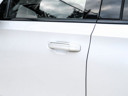 Used 2021 Cadillac Escalade ESV Sport w/ Driver Assist Tech Package image 39