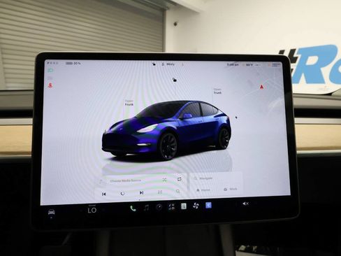 Used 2022 Tesla Model Y Long Range AWD/4WD image 22