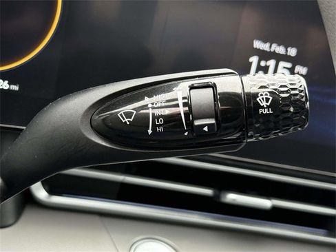 Used 2024 Hyundai Elantra SEL image 21