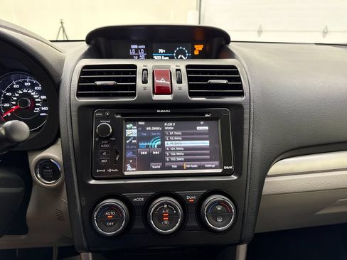 Used 2015 Subaru Forester 2.5i Touring w/ Eyesight & Navigation System AWD/4WD image 19