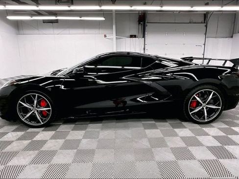 Used 2023 Chevrolet Corvette Stingray Premium Cpe w/ Battery Protection Package RWD image 14
