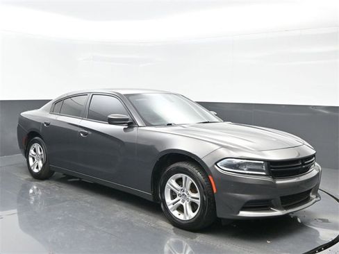 Used 2019 Dodge Charger SXT image 8