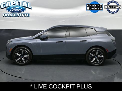 Used 2023 BMW iX xDrive50 w/ Sport Package AWD/4WD image 4
