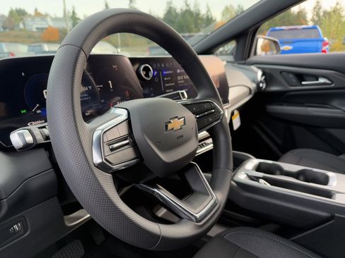 New 2026 Chevrolet Equinox EV LT image 8