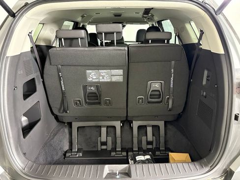 New 2026 Kia Carnival EX FWD image 17