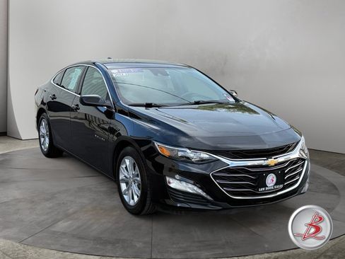 Used 2021 Chevrolet Malibu LT FWD image 1