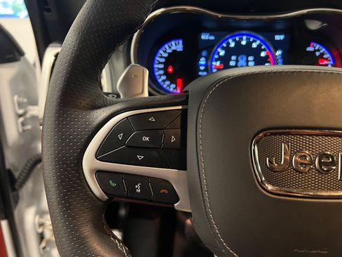 Used 2018 Jeep Grand Cherokee Trackhawk AWD/4WD image 13