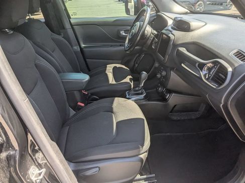 Certified 2022 Jeep Renegade Altitude w/ Convenience Group AWD/4WD image 29