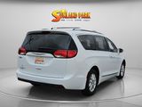 Used 2020 Chrysler Pacifica Touring-L image 4