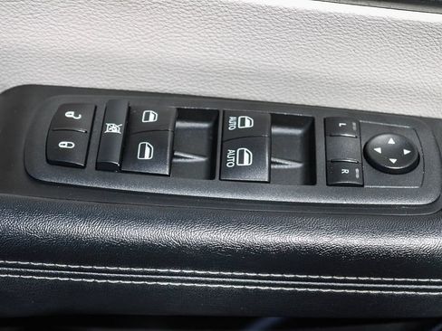 Used 2022 Chrysler Pacifica Touring-L FWD image 20