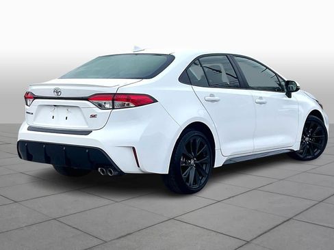 Used 2023 Toyota Corolla SE w/ SE Premium Package image 12