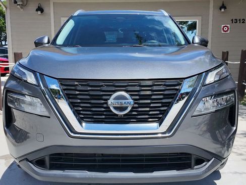 Used 2021 Nissan Rogue SV w/ Premium Package FWD image 2