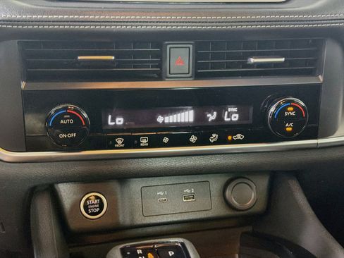 Used 2023 Nissan Rogue SV FWD image 22