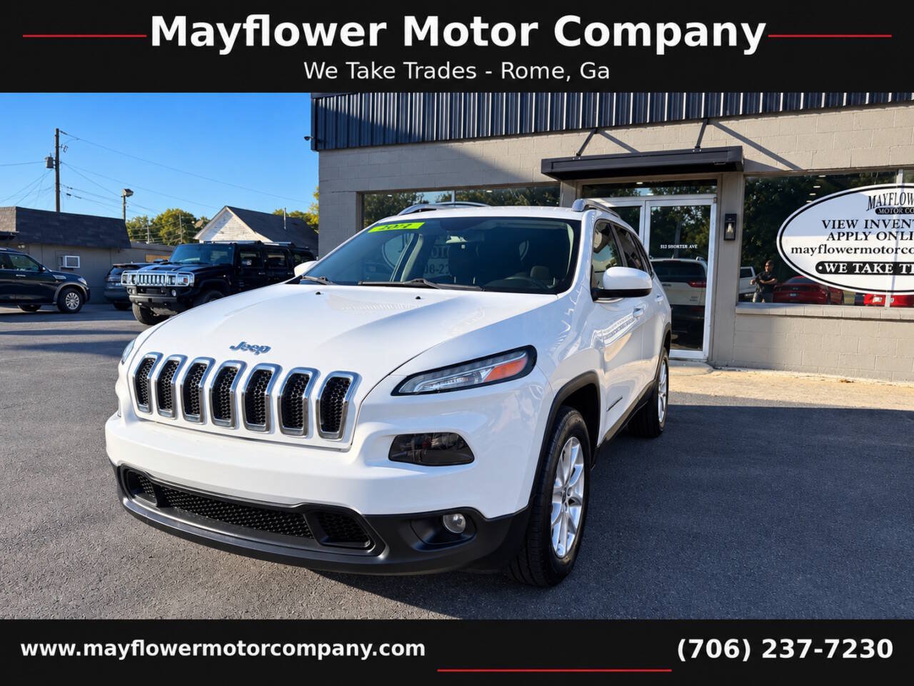 Used 2017 Jeep Cherokee Latitude w/ Cold Weather Group AWD/4WD image 1