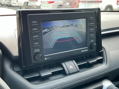 Used 2022 Toyota RAV4 LE FWD image 41
