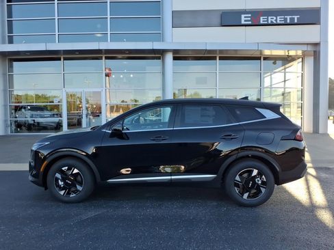 New 2026 Kia Sportage LX FWD image 4