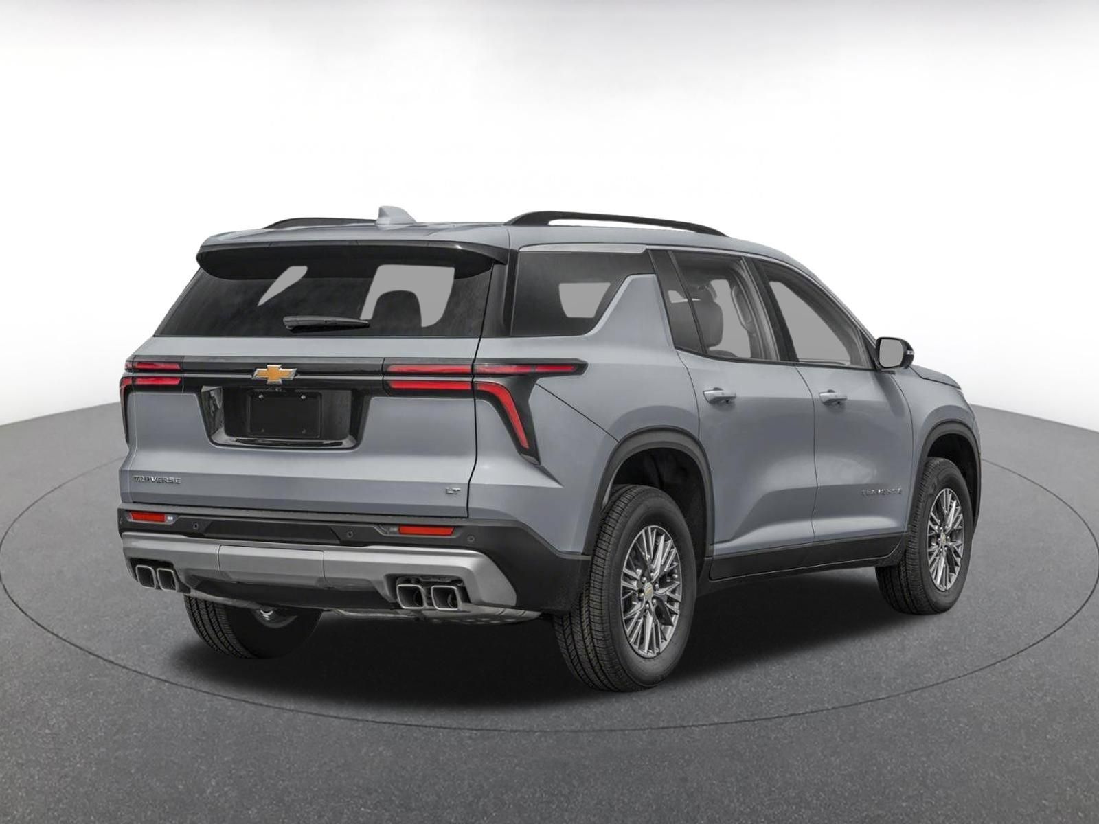 Used 2025 Chevrolet Traverse LT AWD/4WD image 2