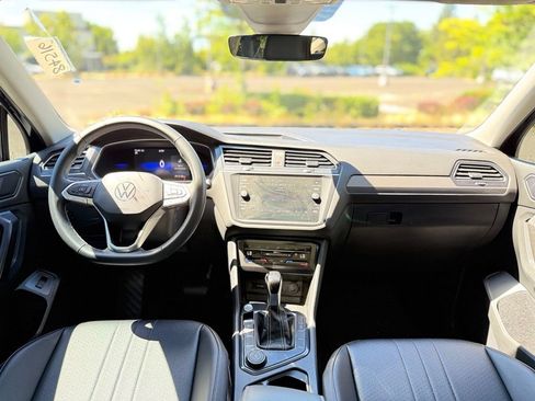 Used 2022 Volkswagen Tiguan SE AWD/4WD image 23