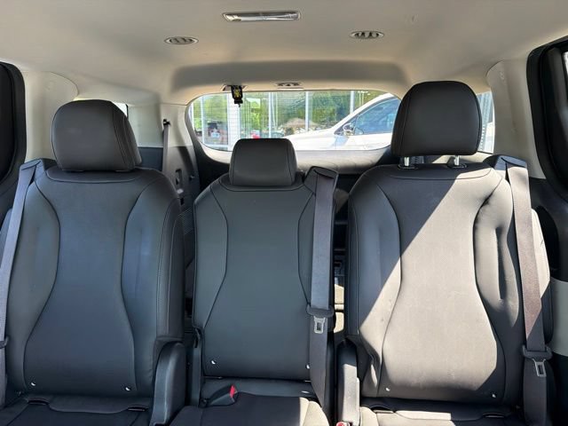 Used 2024 Kia Carnival LX FWD image 14