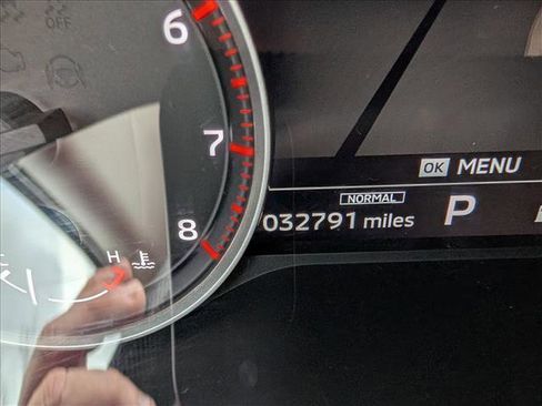 Used 2024 Mitsubishi Outlander SE image 37