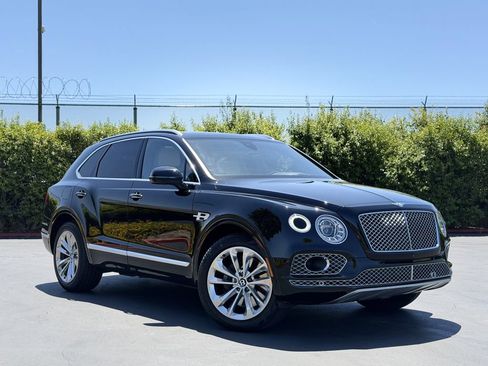 Used 2017 Bentley Bentayga AWD/4WD image 2
