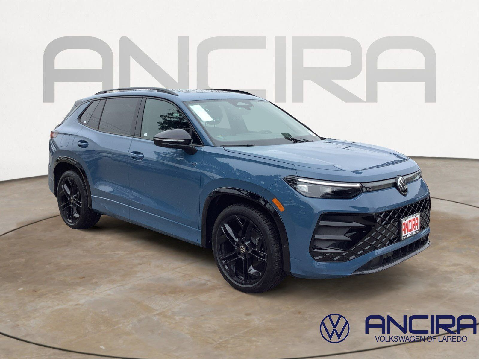 New 2026 Volkswagen Tiguan SE R-Line FWD image 1