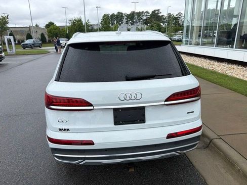 Used 2022 Audi Q7 3.0T Premium Plus w/ Premium Plus Package AWD/4WD image 12