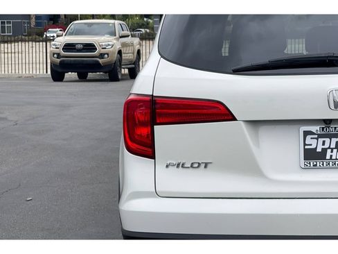 Certified 2018 Honda Pilot EX image 14
