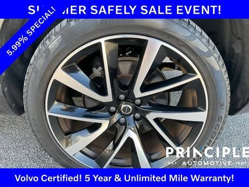 Certified 2023 Volvo XC90 B5 Plus AWD/4WD image 27