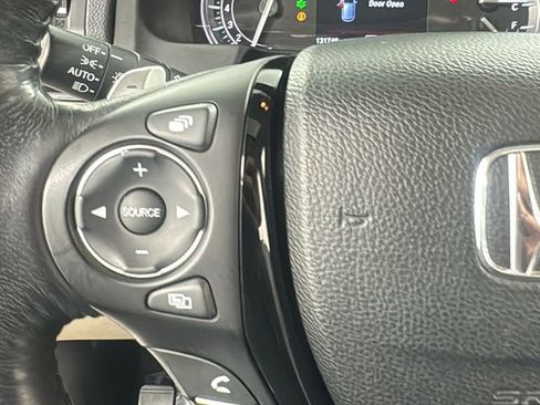 Used 2016 Honda Pilot Touring image 24