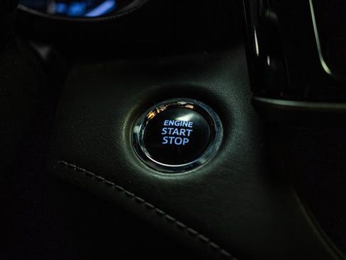 Used 2023 Toyota Highlander XLE FWD image 19