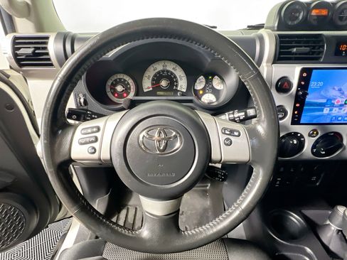 Used 2014 Toyota FJ Cruiser Base w/ Upgrade Package image 17