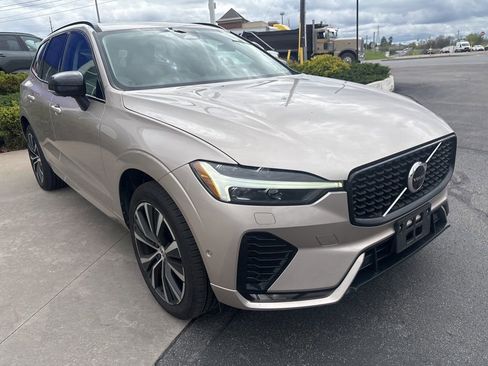 Used 2023 Volvo XC60 B5 Plus w/ Climate Package AWD/4WD image 4