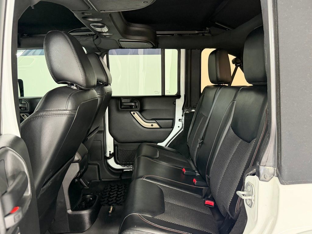Used 2017 Jeep Wrangler Unlimited Sahara AWD/4WD image 35