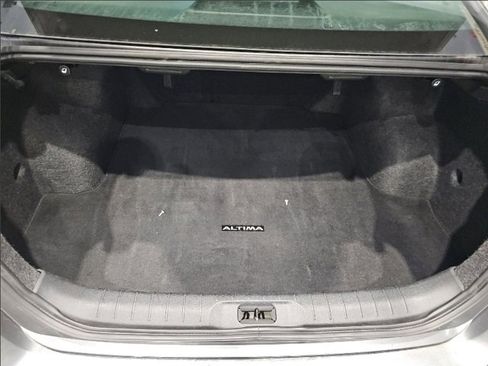 Used 2024 Nissan Altima 2.5 SV image 9