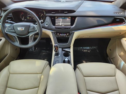 Used 2018 Cadillac XT5 Luxury w/ Driver Awareness Package FWD image 34