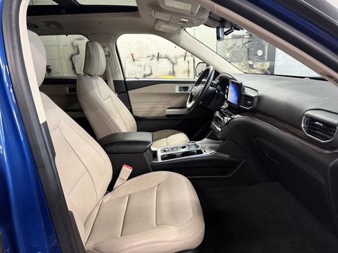Used 2022 Ford Explorer Limited w/ Hybrid Equipment Group 310A image 34