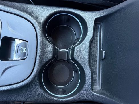 Used 2017 Jeep Cherokee Trailhawk AWD/4WD image 21