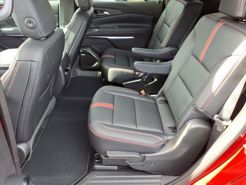 New 2026 Chevrolet Traverse RS image 5