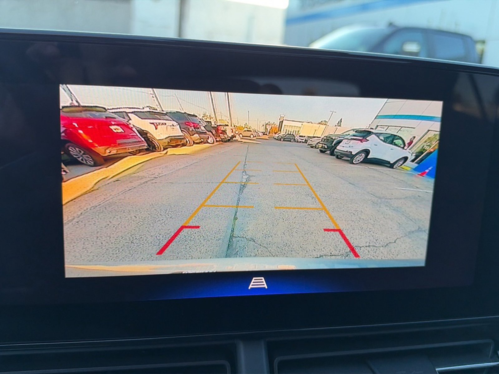 Used 2025 Chevrolet Trax RS w/ Sunroof Package FWD image 34