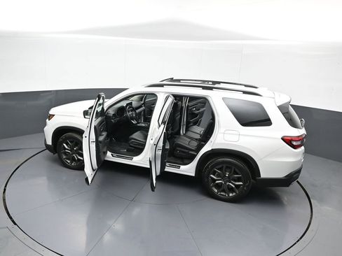 Used 2024 Honda Pilot Elite image 46