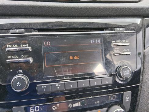 Used 2018 Nissan Rogue Sport SV image 16