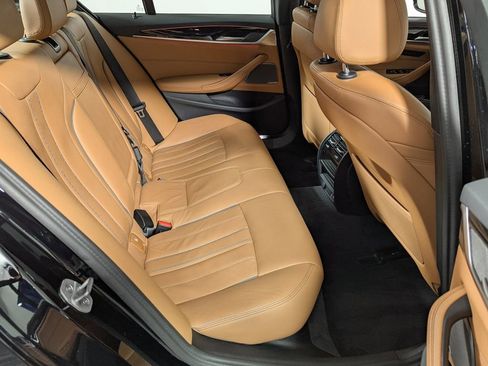 Certified 2023 BMW 530i xDrive w/ Premium Package image 40