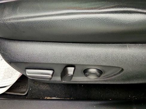 Used 2022 Toyota Highlander XLE AWD/4WD image 12
