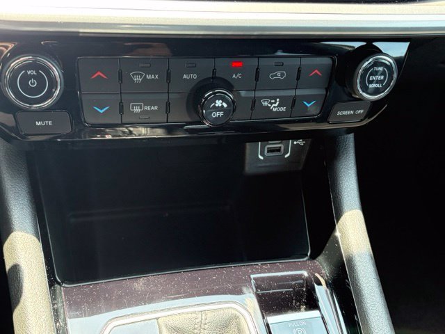 Used 2026 Jeep Compass Limited AWD/4WD image 21
