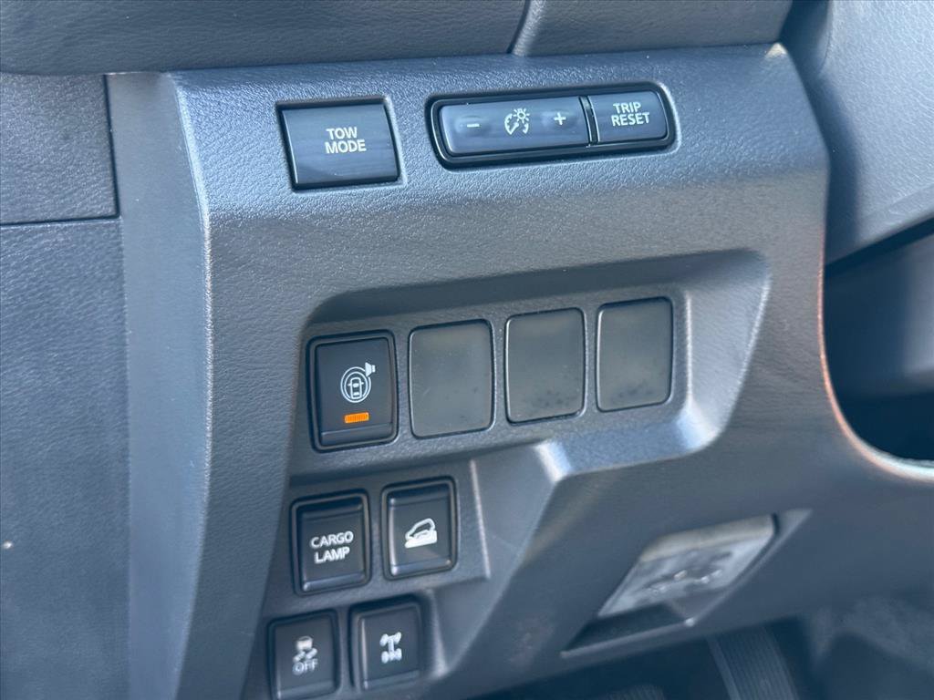 Used 2025 Nissan Frontier PRO-4X AWD/4WD image 15