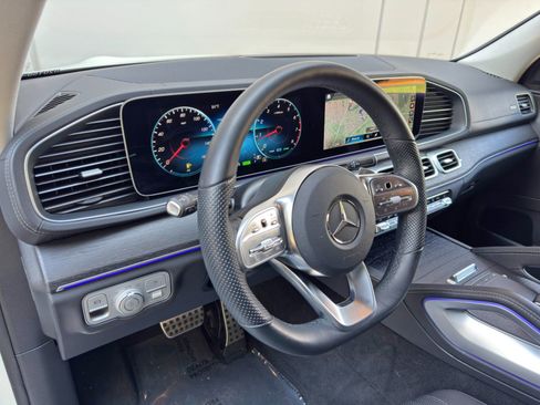 Used 2023 Mercedes-Benz GLS 580 4MATIC image 14