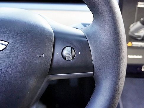 Used 2022 Tesla Model 3 Long Range image 39