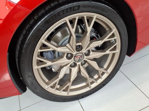 Used 2025 Chevrolet Corvette Stingray Premium Cpe w/ Z51 Performance Package RWD image 7