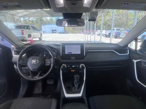 Used 2024 Toyota RAV4 XLE image 9